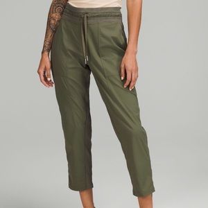 Lululemon Cropped Dance Joggers